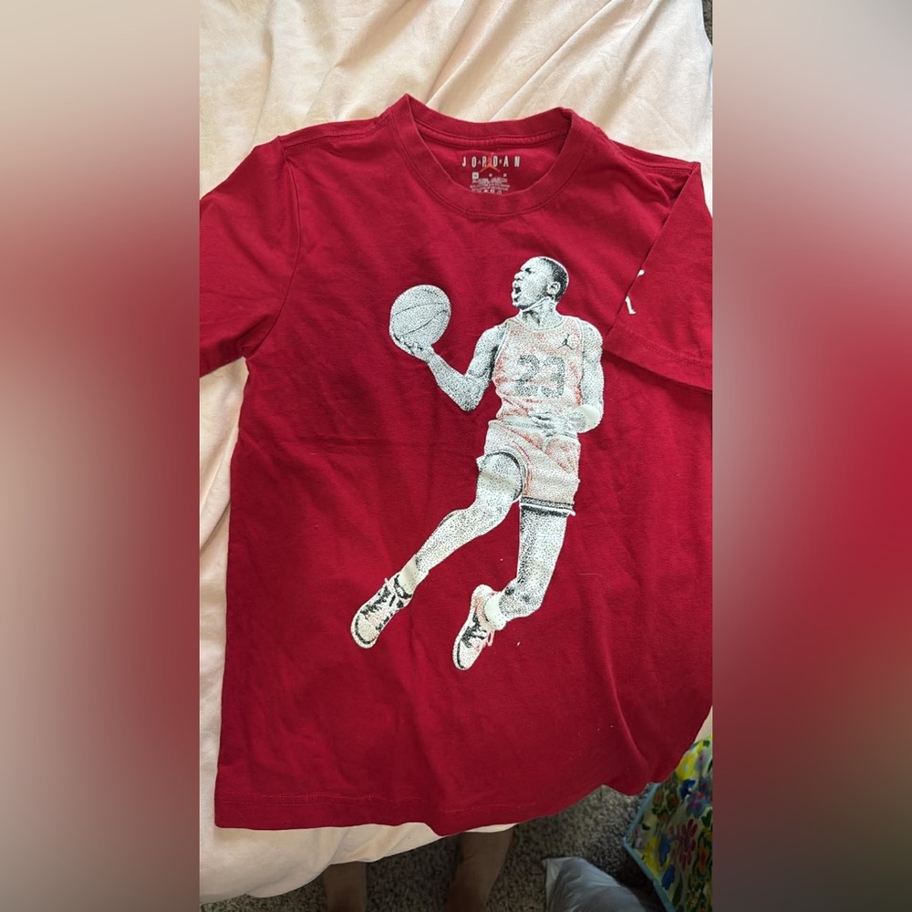 Air jordan youth medium tee